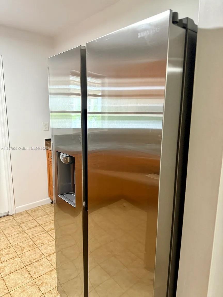 8700 SW 32nd St # 8702