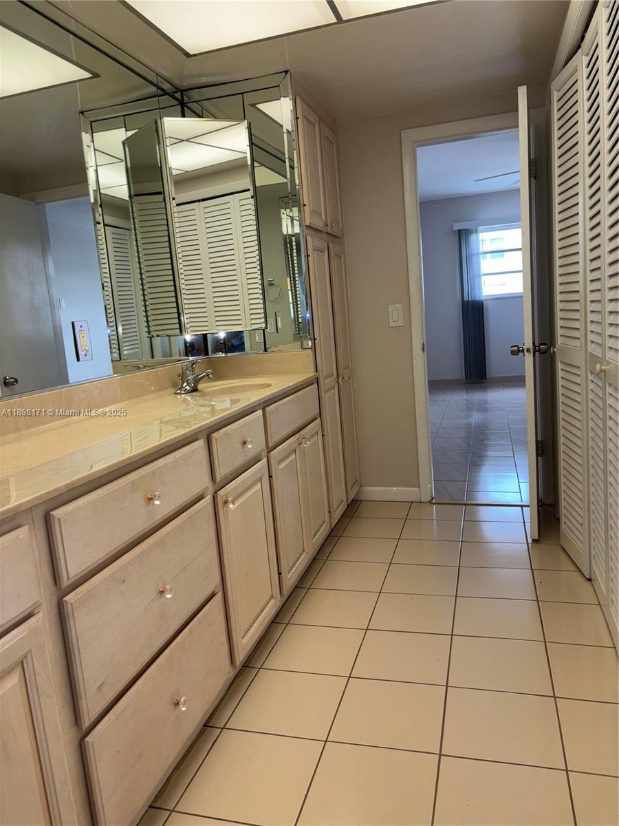 301 Sunrise Dr, Key Biscayne Unit: 2AE