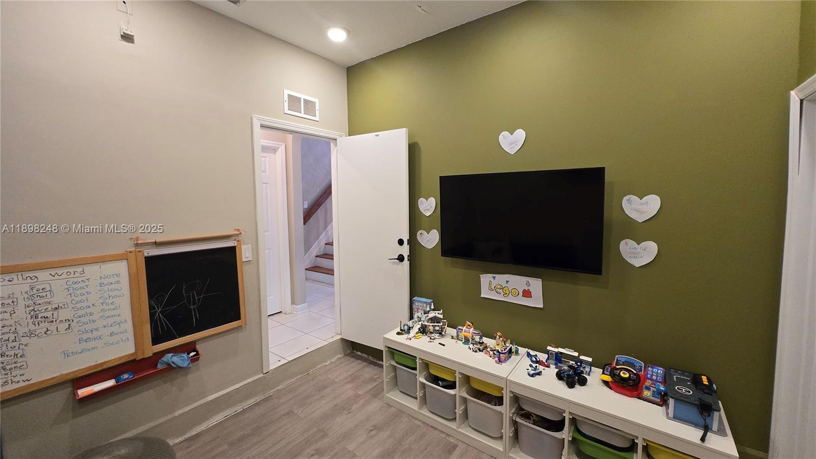 5658 NW 113th Ave Unit: .