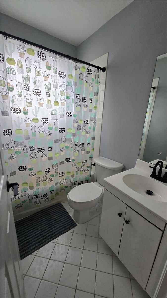 5658 NW 113th Ave Unit: .