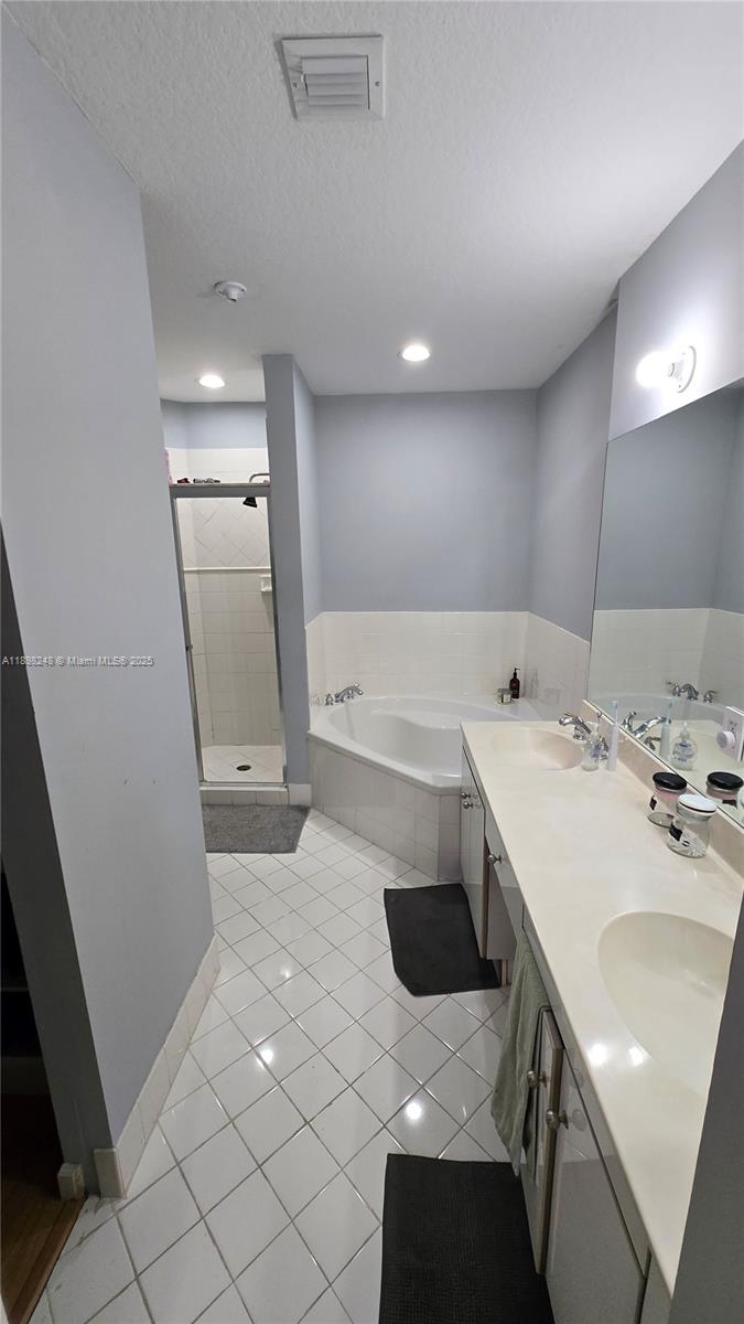 5658 NW 113th Ave Unit: .