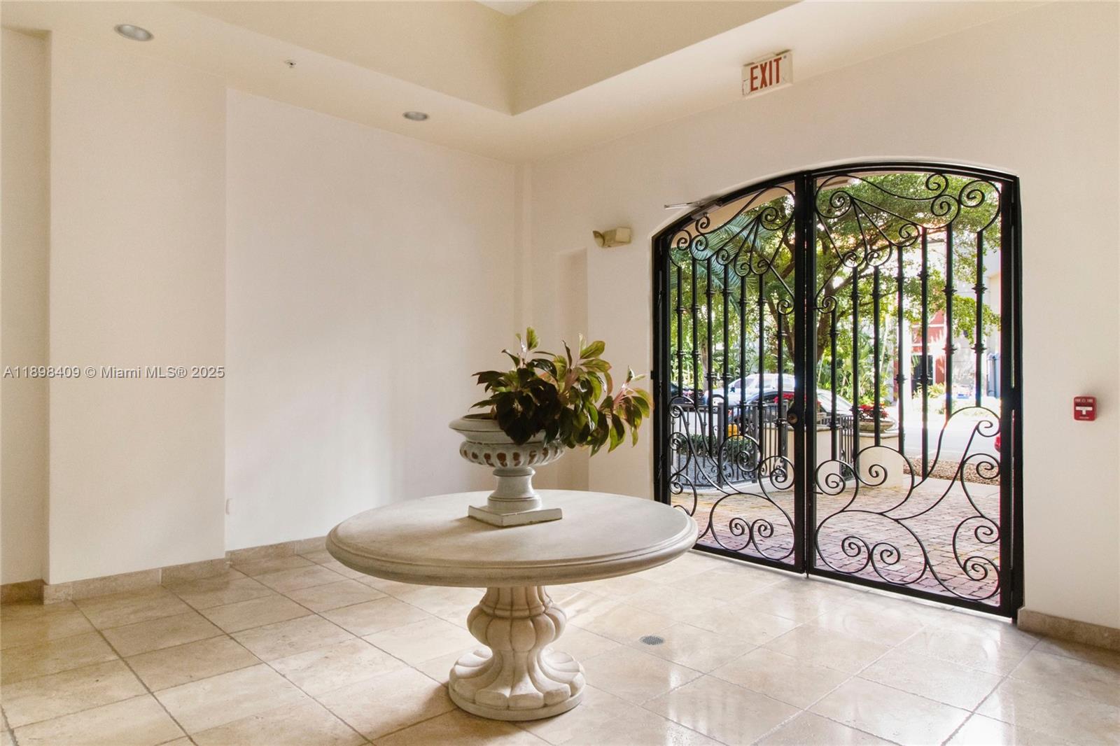 20 Calabria Ave # 302, Coral Gables Unit: 302