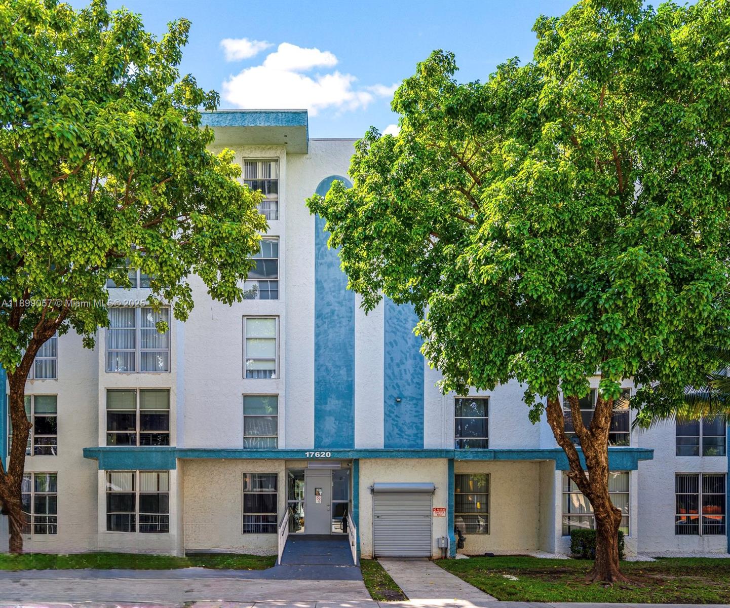 17620 Atlantic Blvd # 316, Sunny Isles Beach Unit: 316