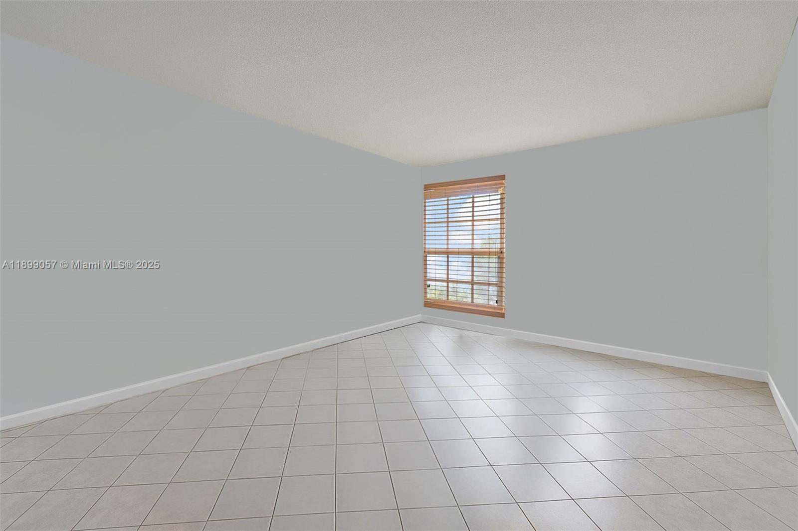 17620 Atlantic Blvd # 316, Sunny Isles Beach Unit: 316