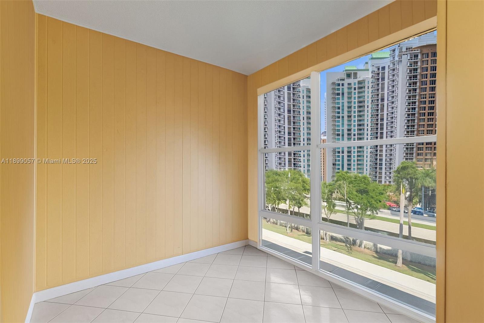 17620 Atlantic Blvd # 316, Sunny Isles Beach Unit: 316