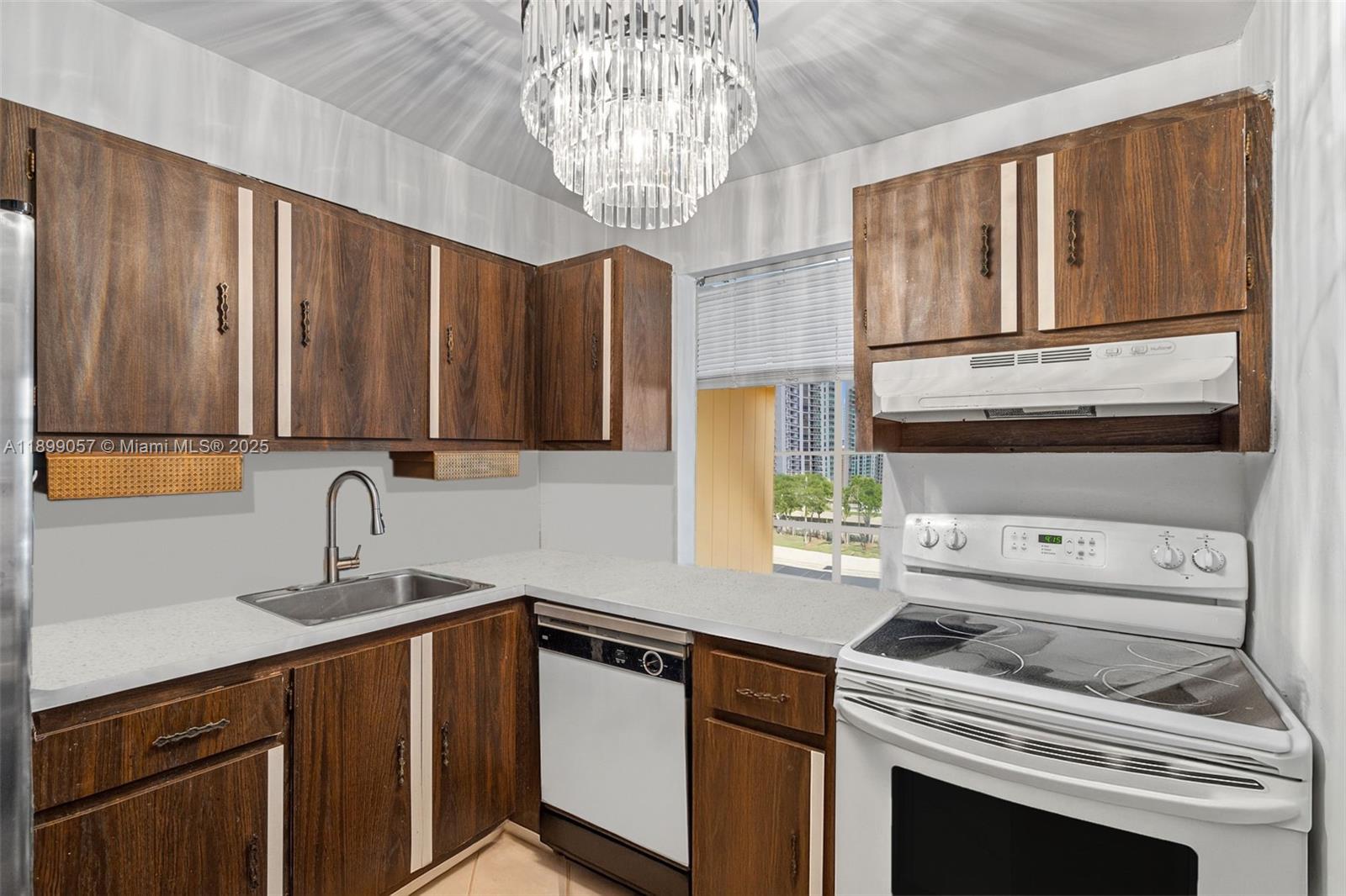 17620 Atlantic Blvd # 316, Sunny Isles Beach Unit: 316