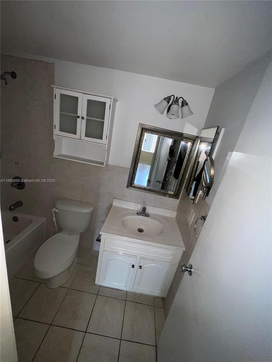 9370 W Flagler St # 205B, Miami Unit: 205B