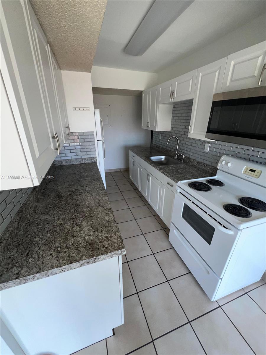 9370 W Flagler St # 205B, Miami Unit: 205B