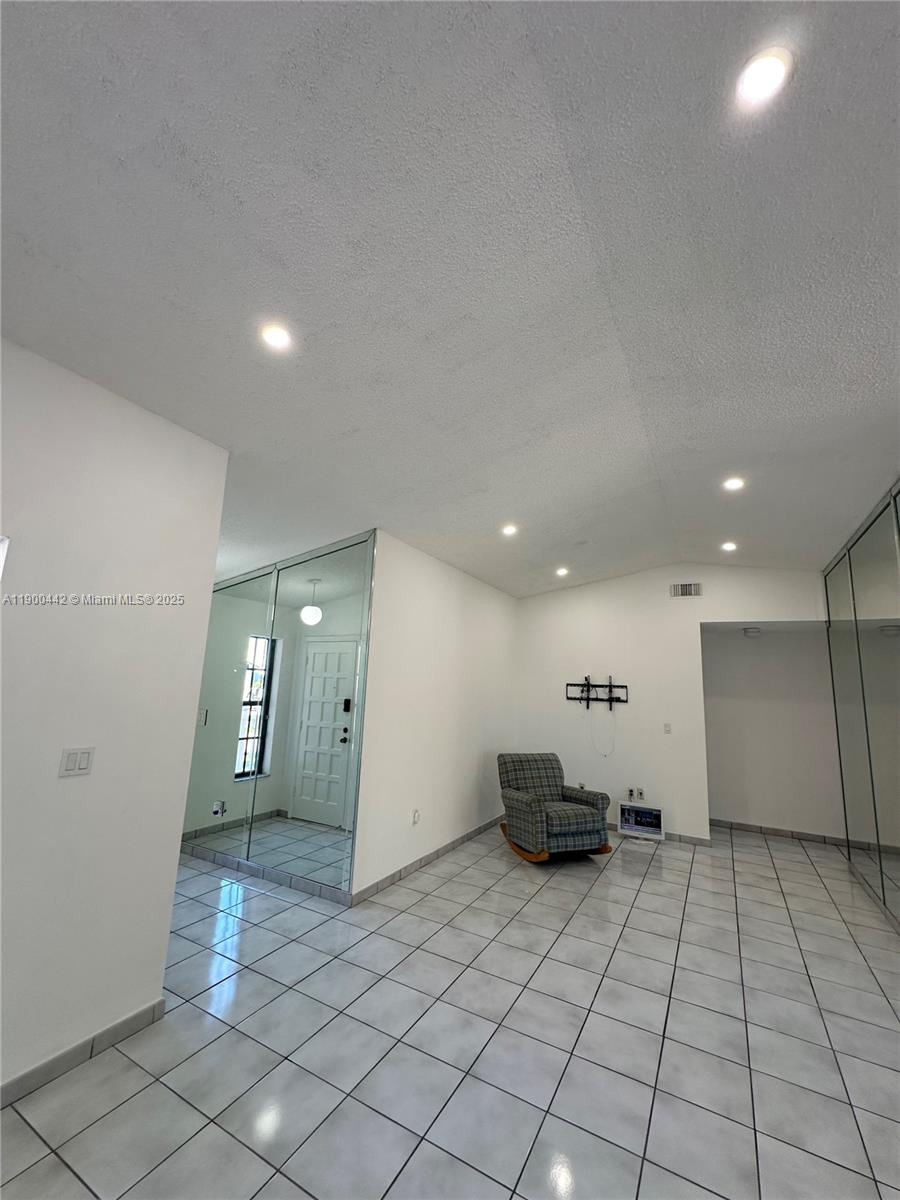 10075 NW 129th Ter, Hialeah Gardens