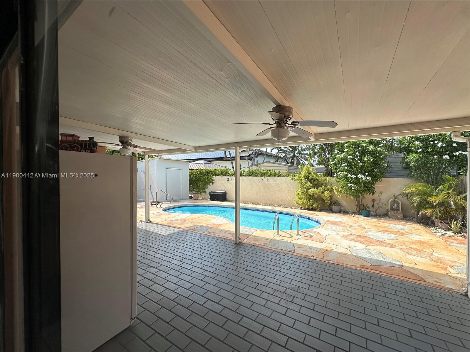 10075 NW 129th Ter, Hialeah Gardens