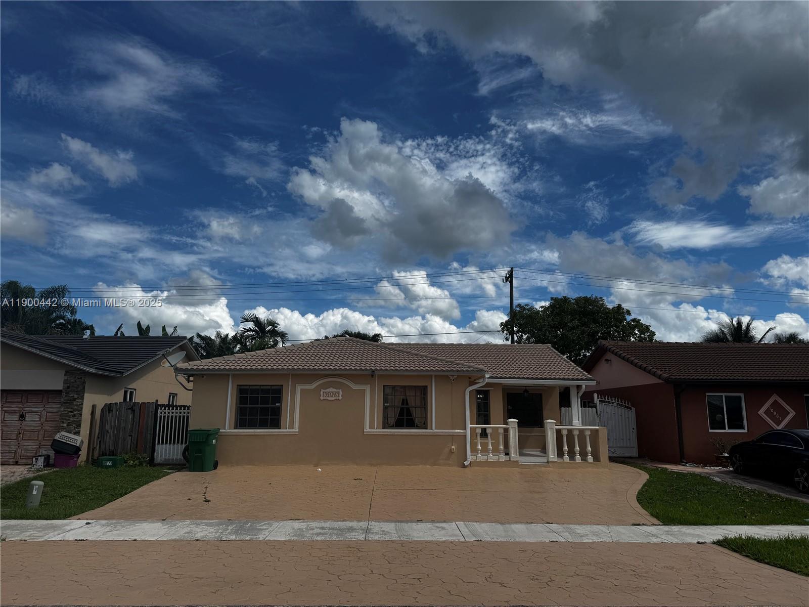 10075 NW 129th Ter, Hialeah Gardens