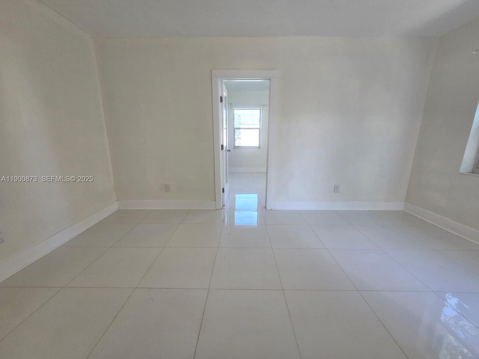 1945 NE 171st St # 3