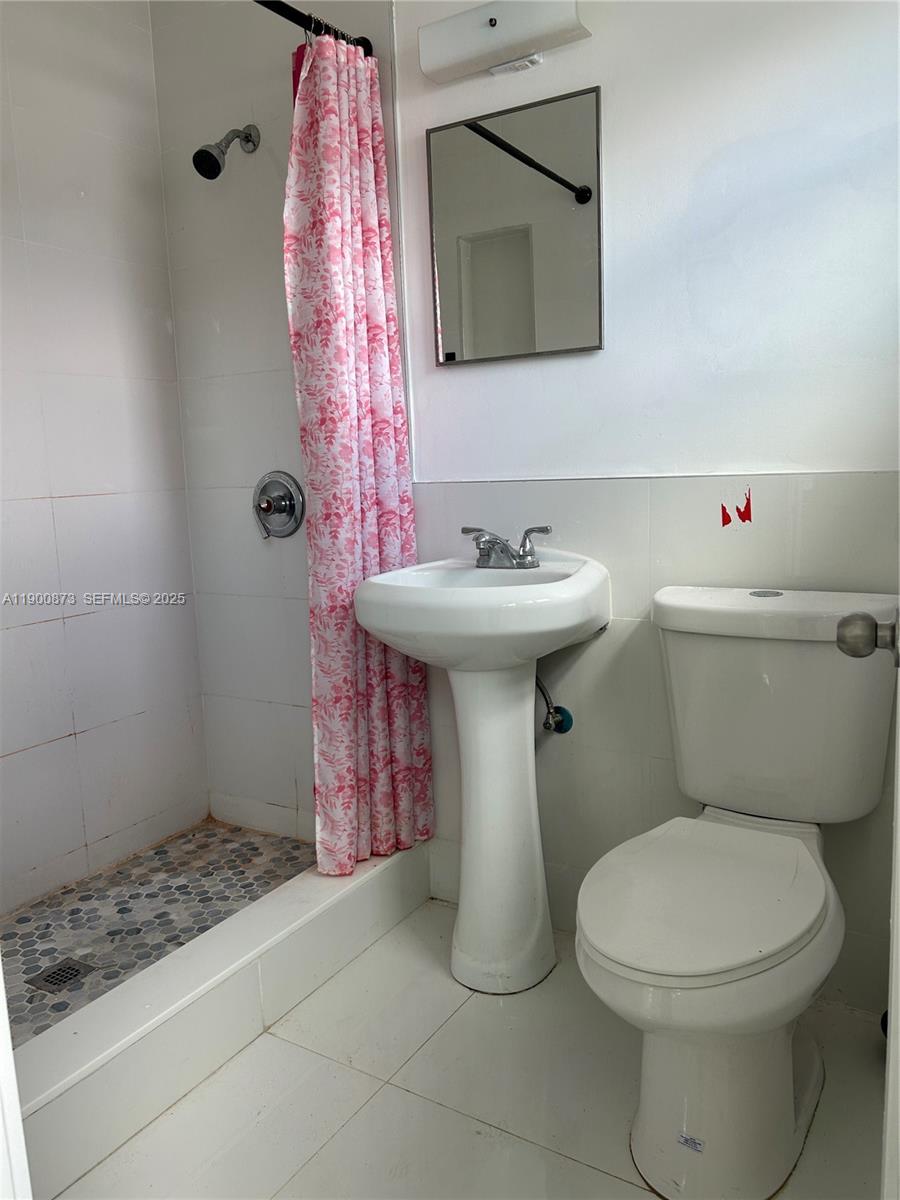 1945 NE 171st St # 3