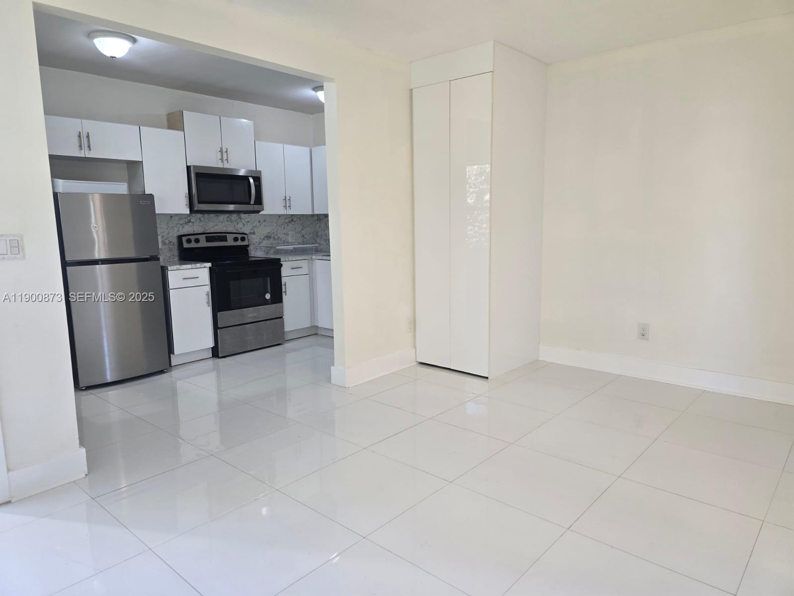 1945 NE 171st St # 3