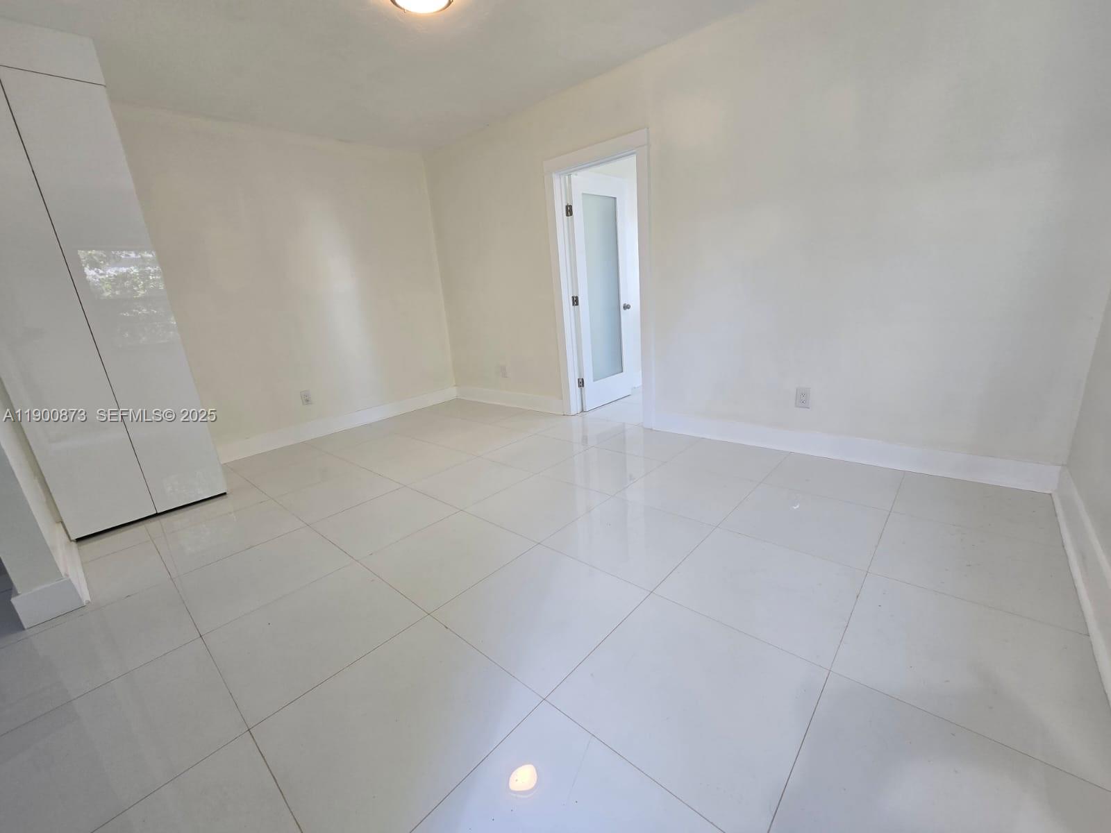 1945 NE 171st St # 3