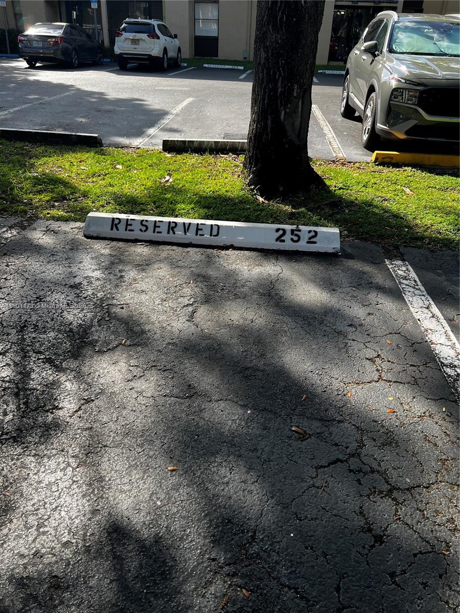 14301 N Kendall Dr # 411B