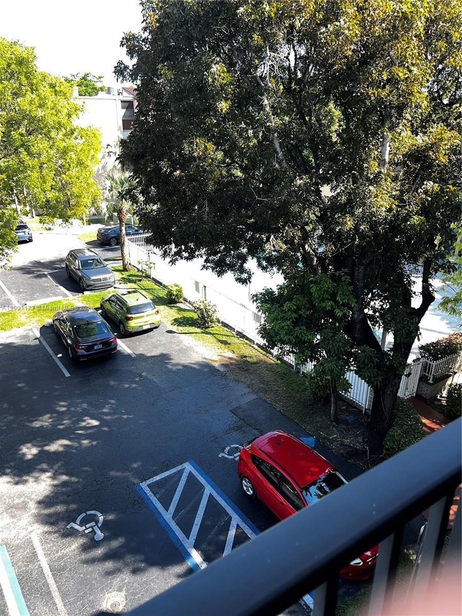 14301 N Kendall Dr # 411B