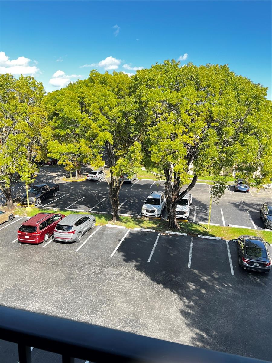 14301 N Kendall Dr # 411B