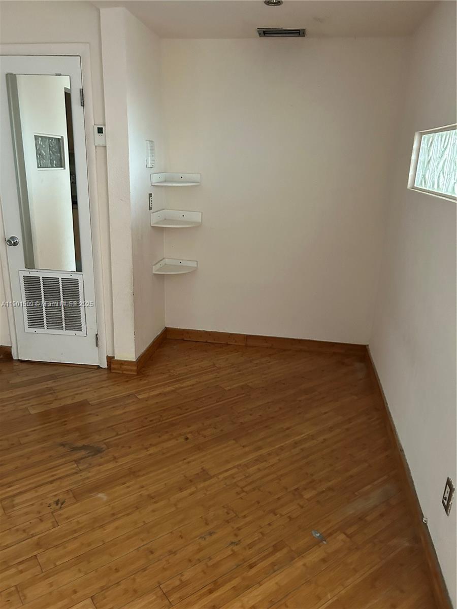 653 Michigan Ave # 2