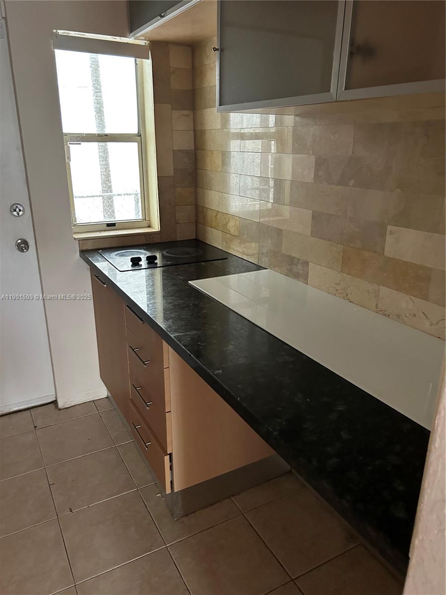 653 Michigan Ave # 2