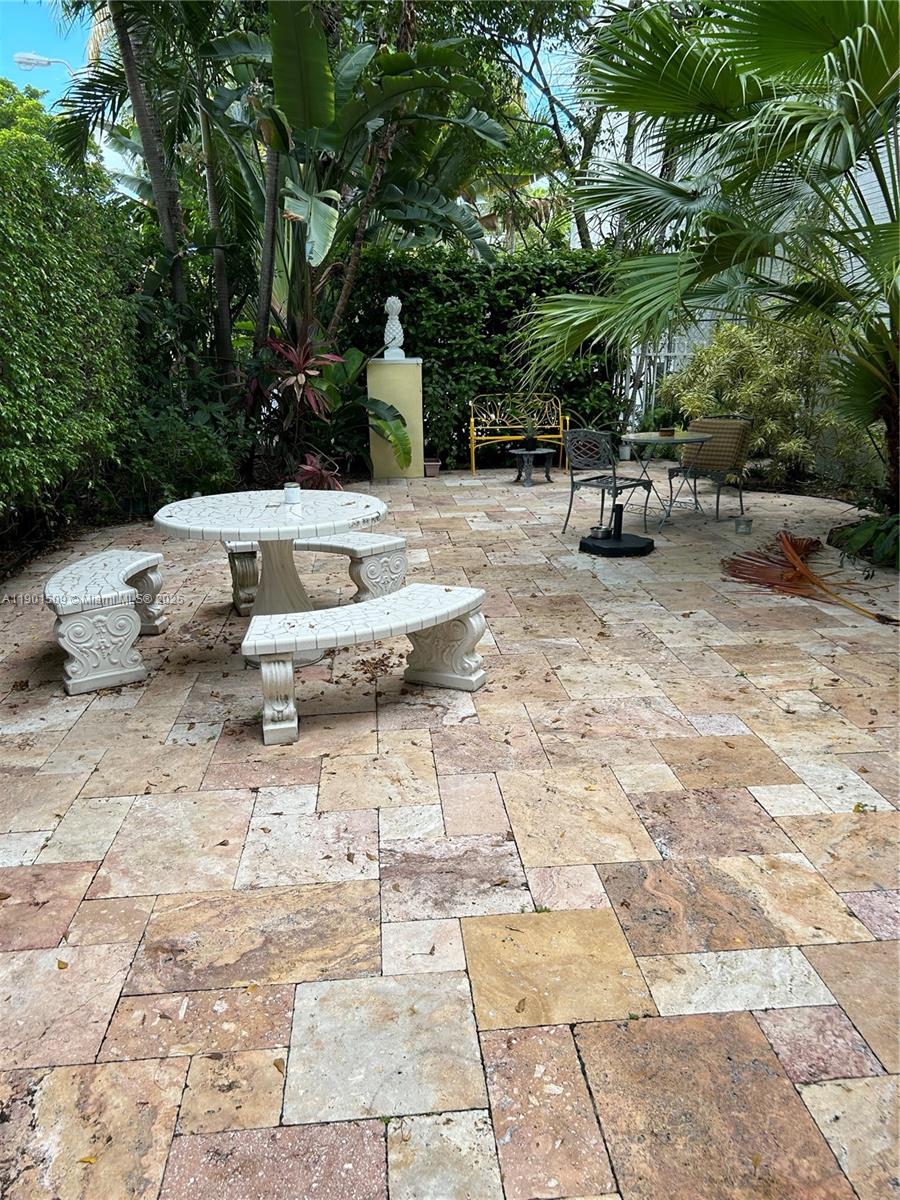 653 Michigan Ave # 2