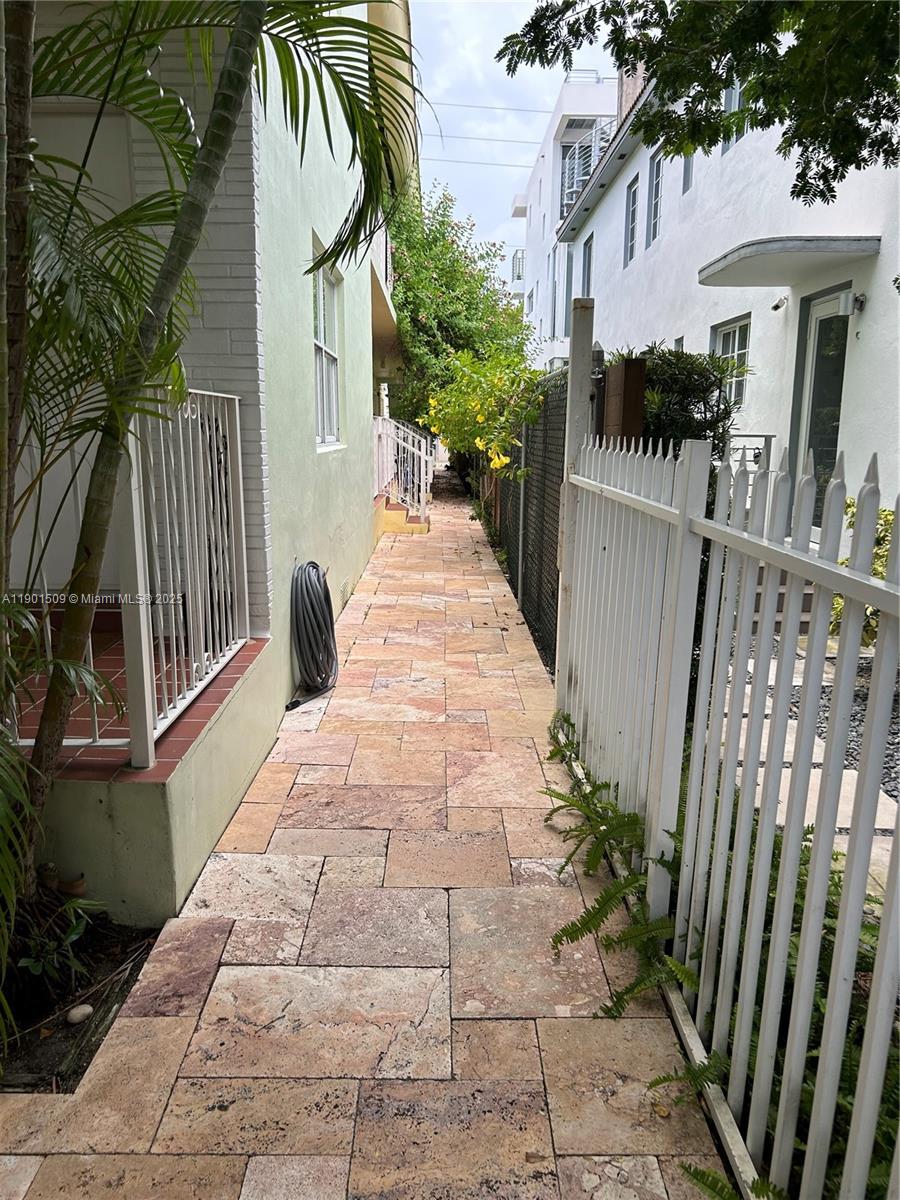 653 Michigan Ave # 2