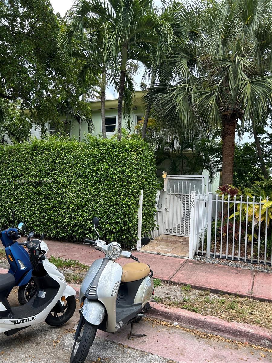 653 Michigan Ave # 2