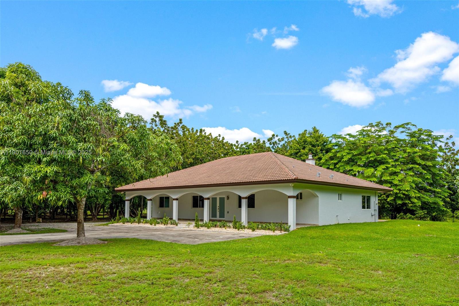21991 SW 252nd St, Homestead