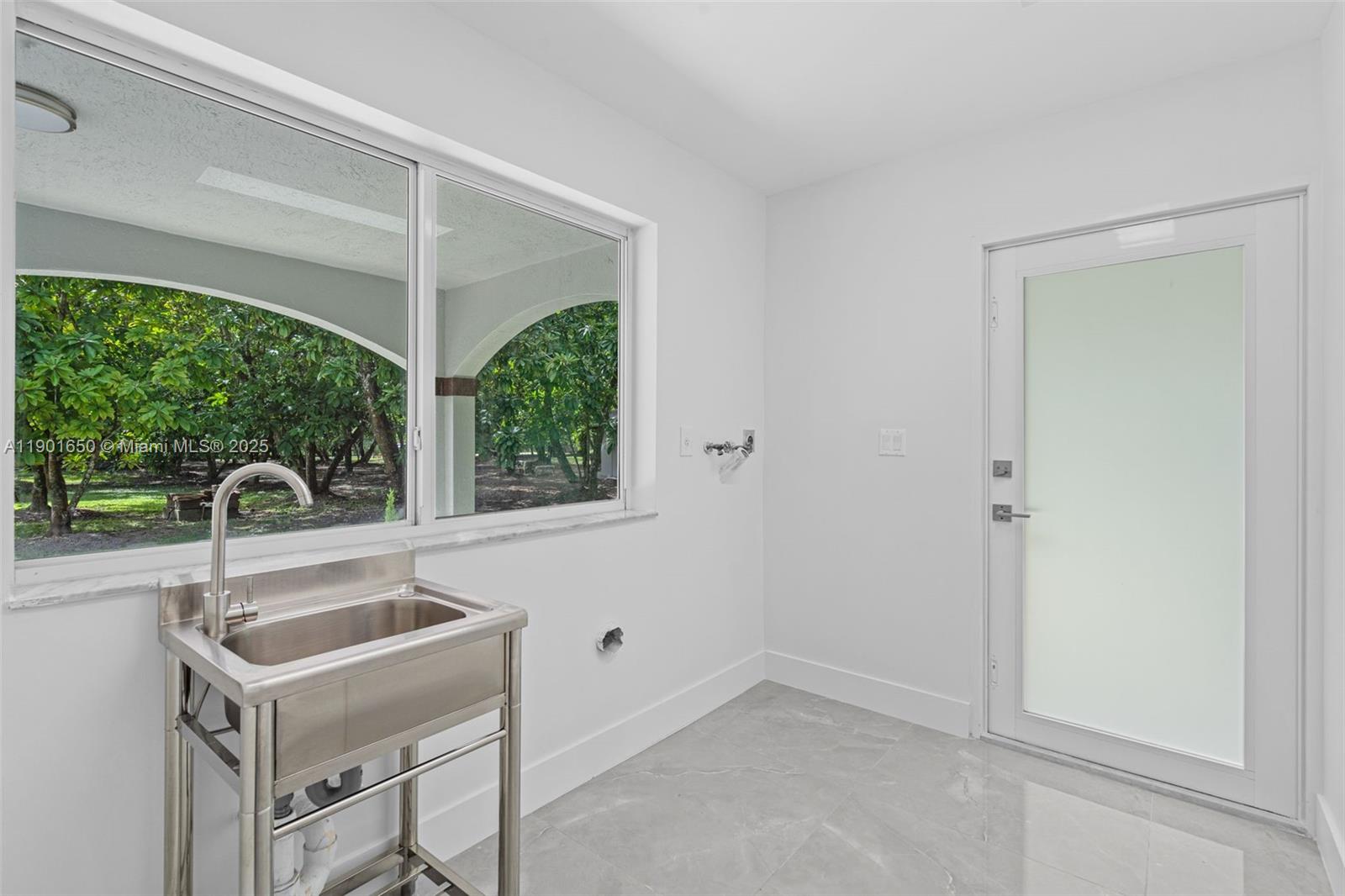 21991 SW 252nd St, Homestead