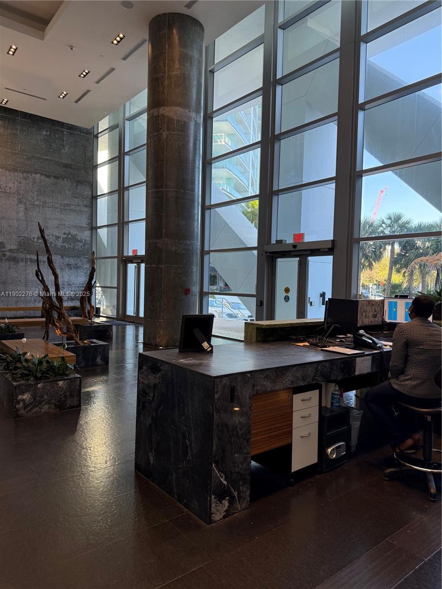 888 Biscayne Blvd # 4704