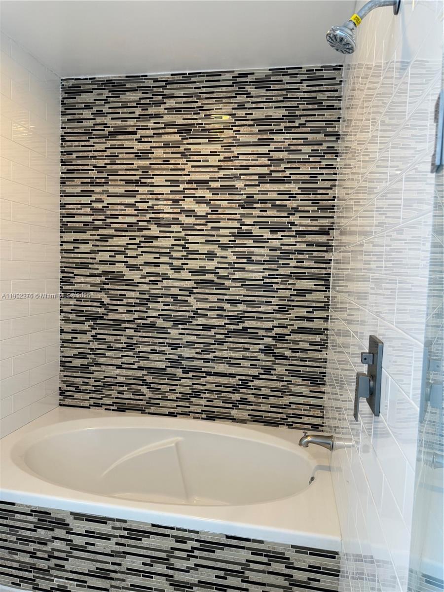 888 Biscayne Blvd # 4704