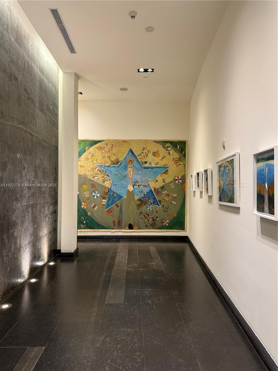 888 Biscayne Blvd # 4704