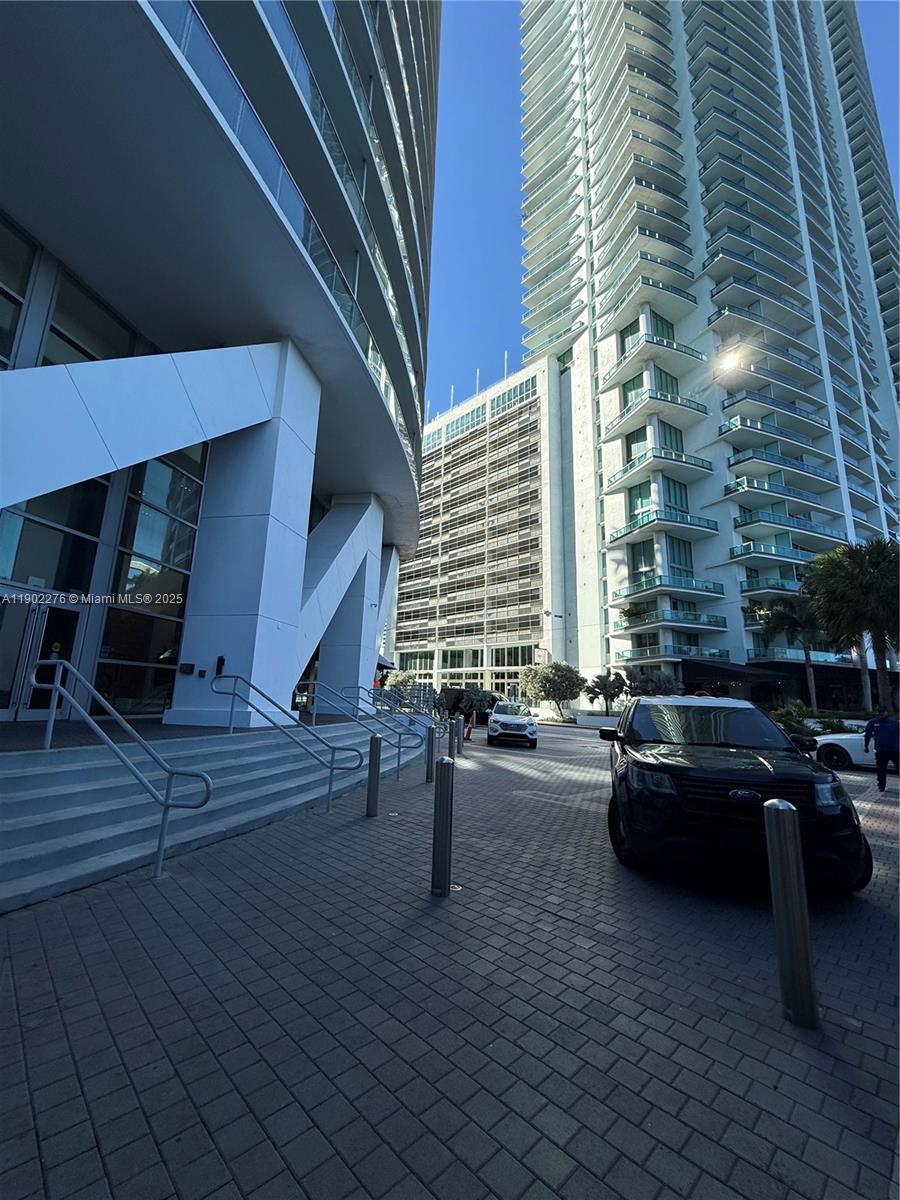 888 Biscayne Blvd # 4704