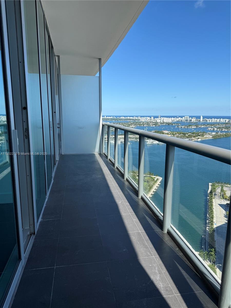 888 Biscayne Blvd # 4704