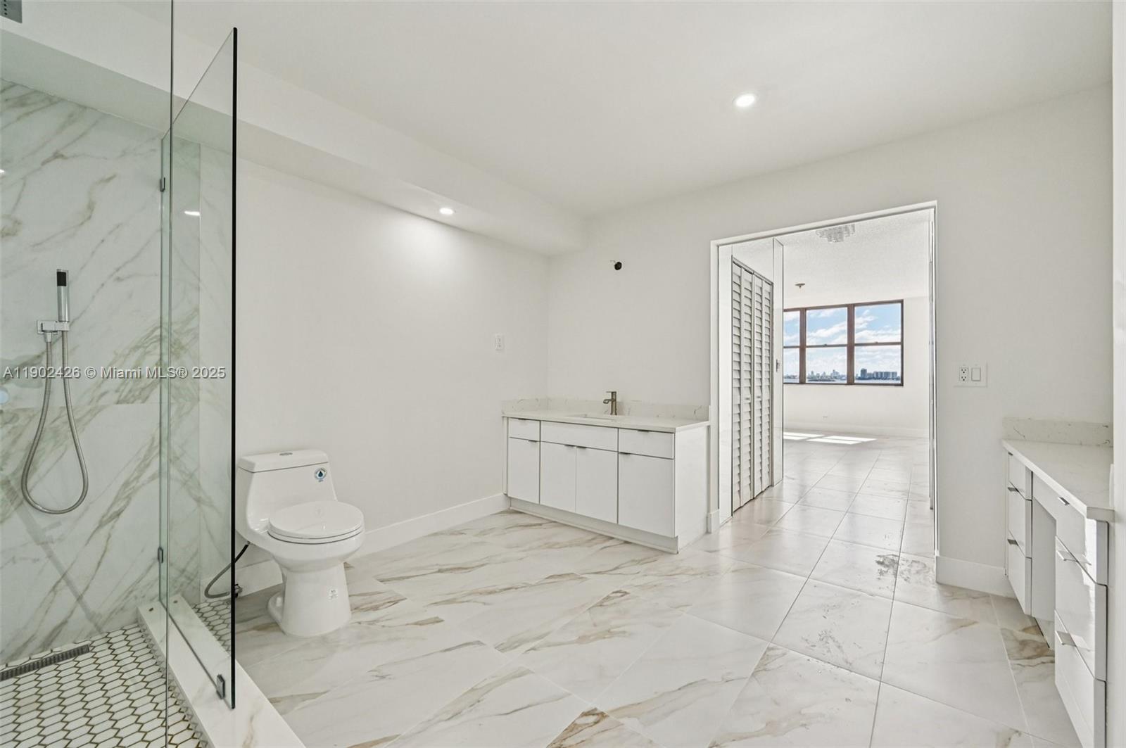 1800 NE 114th St # 1004, Miami Unit: 1004