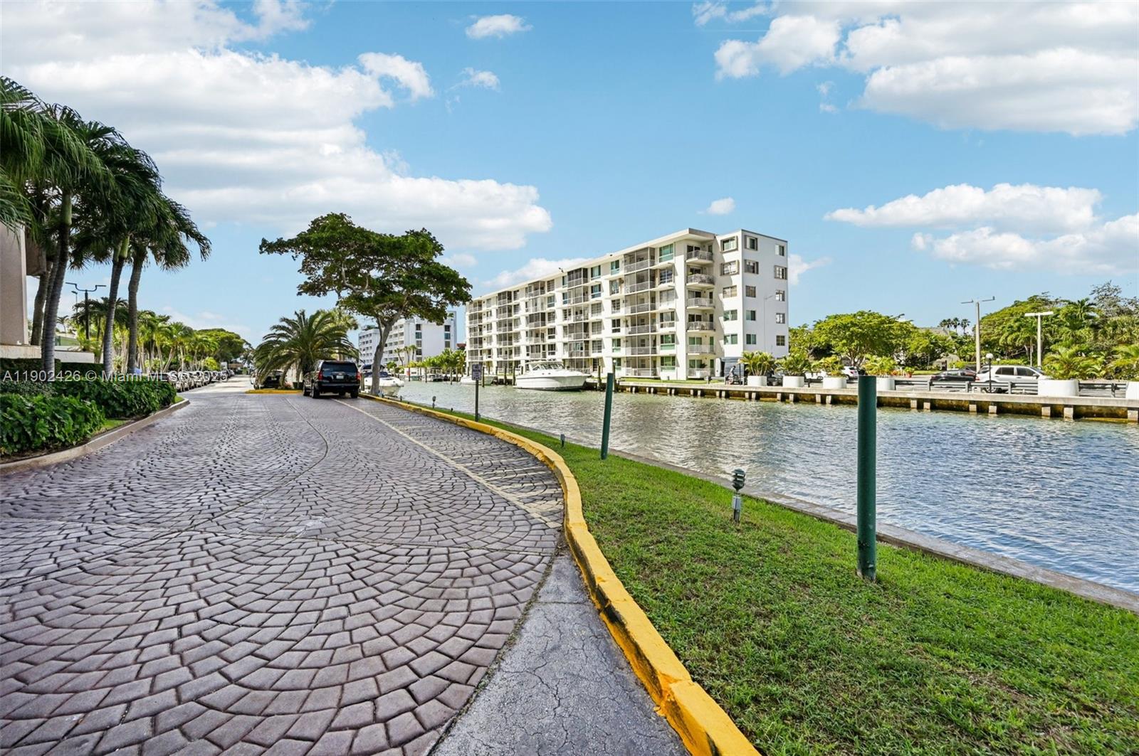 1800 NE 114th St # 1004, Miami Unit: 1004