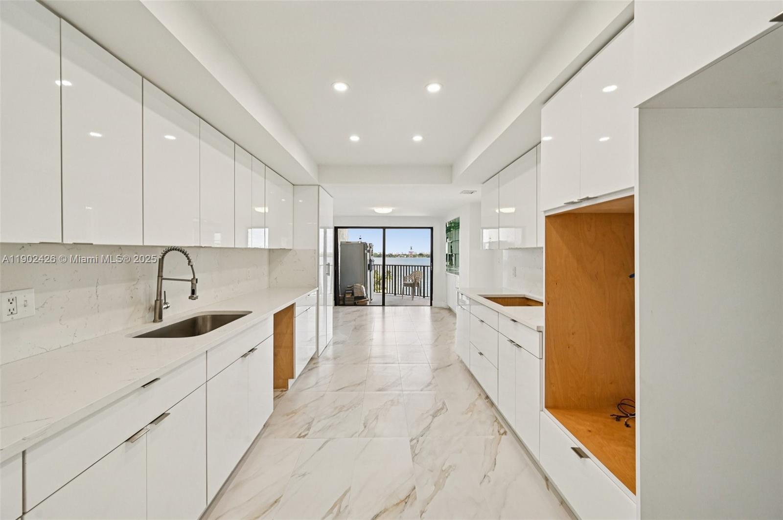 1800 NE 114th St # 1004, Miami Unit: 1004