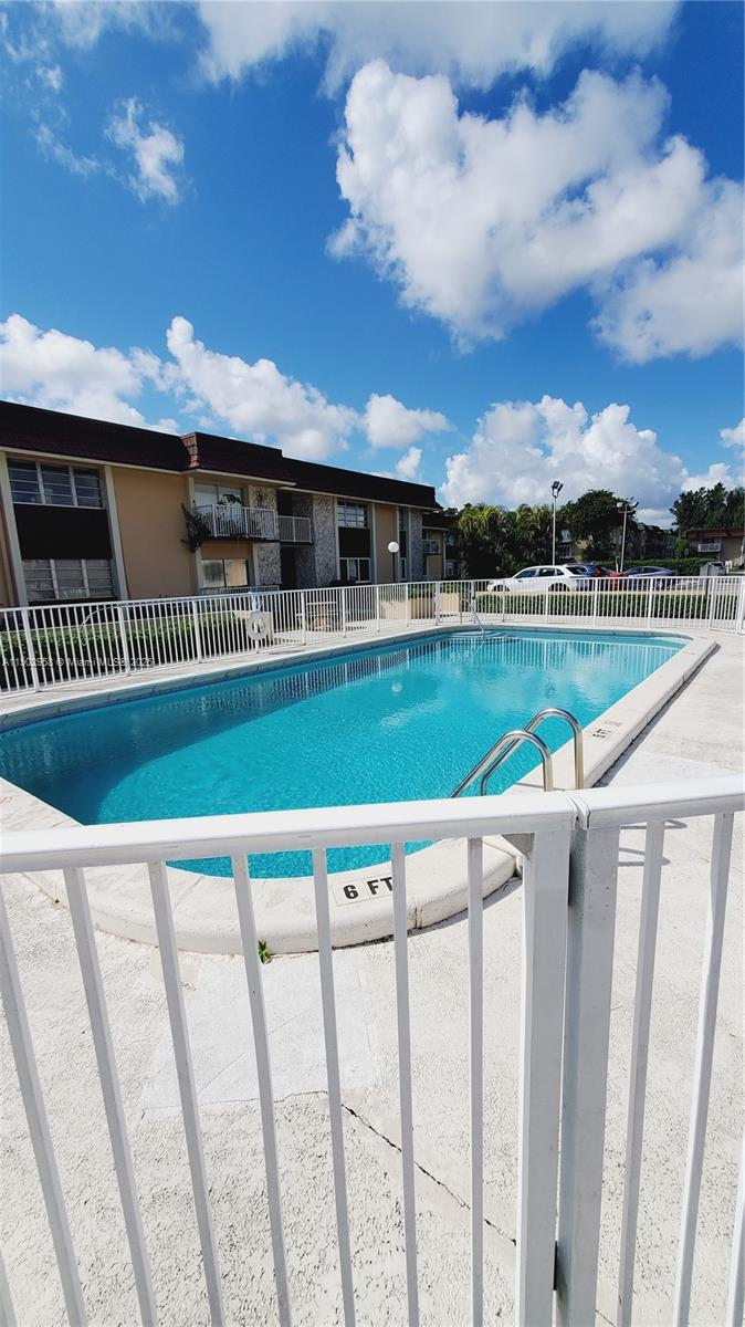 5301 SW 77th Ct # 201G, Miami Unit: 201G