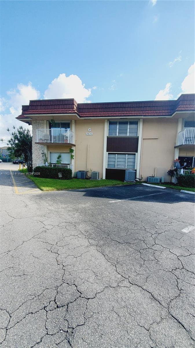 5301 SW 77th Ct # 201G, Miami Unit: 201G