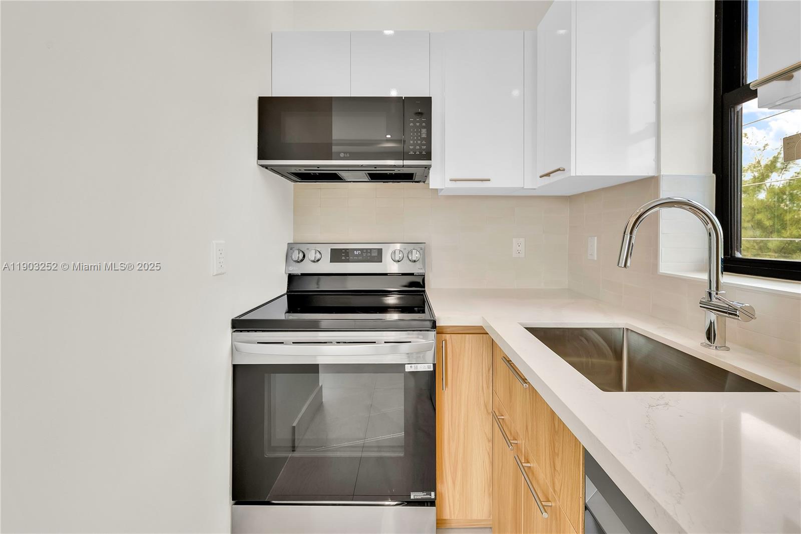 530 SW 11th Ave # 302, Miami Unit: 302