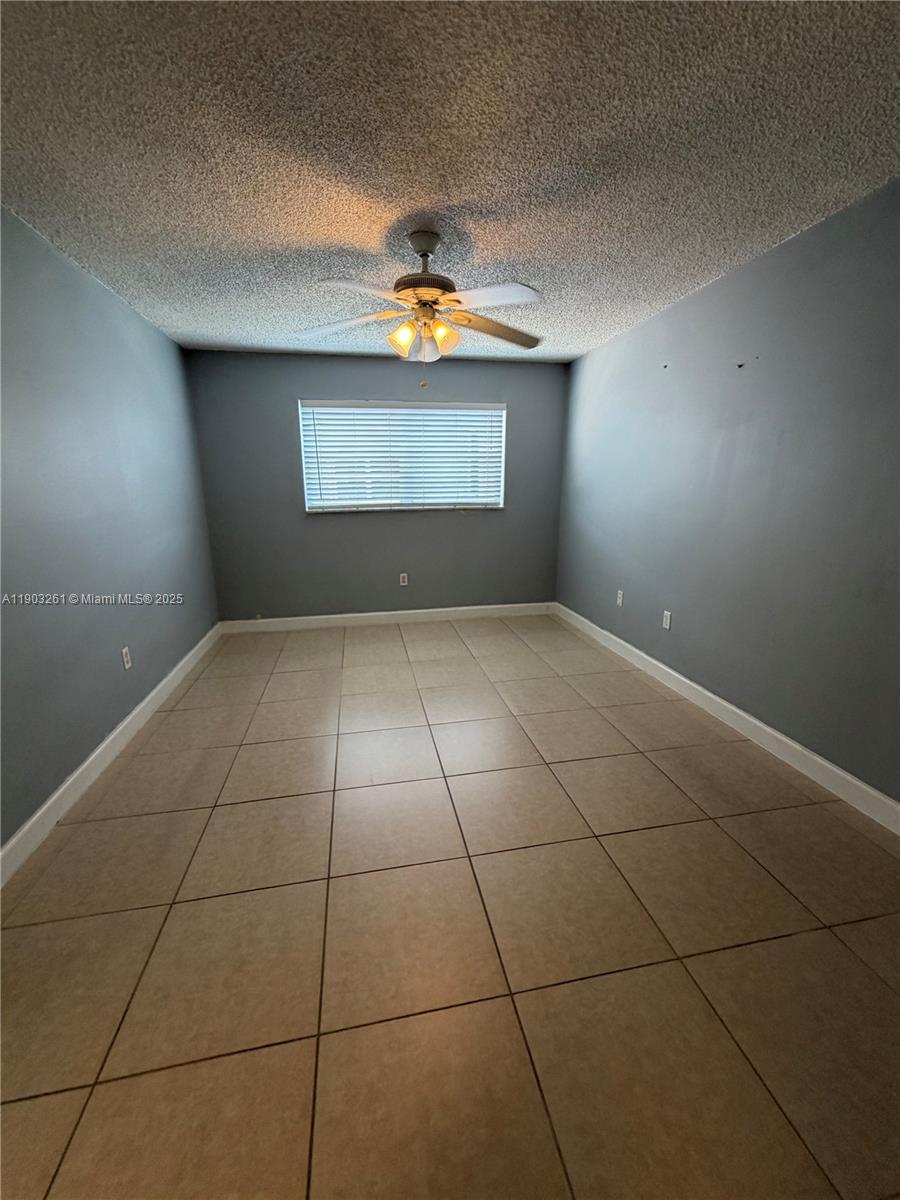 1055 W 77th St # 411, Hialeah Unit: 411