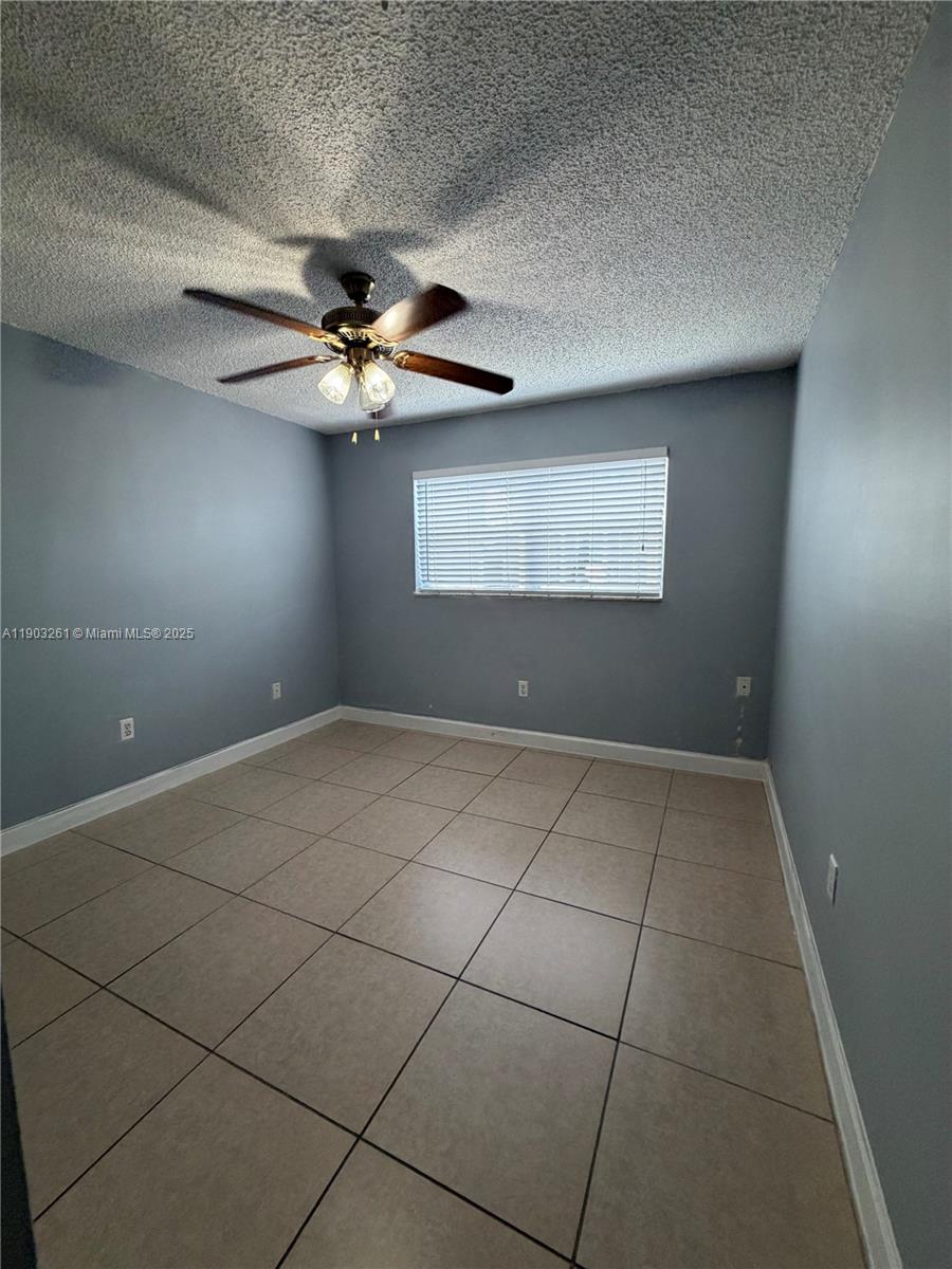 1055 W 77th St # 411, Hialeah Unit: 411