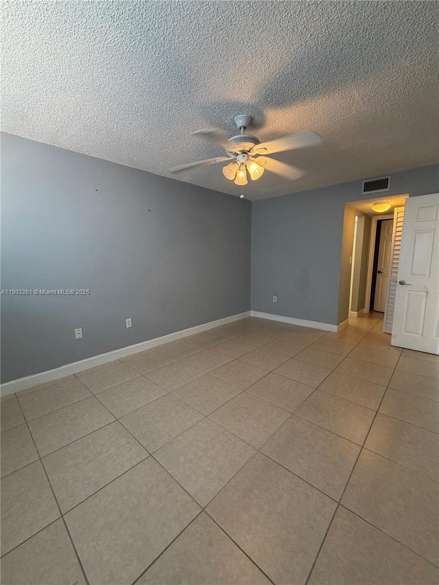 1055 W 77th St # 411, Hialeah Unit: 411
