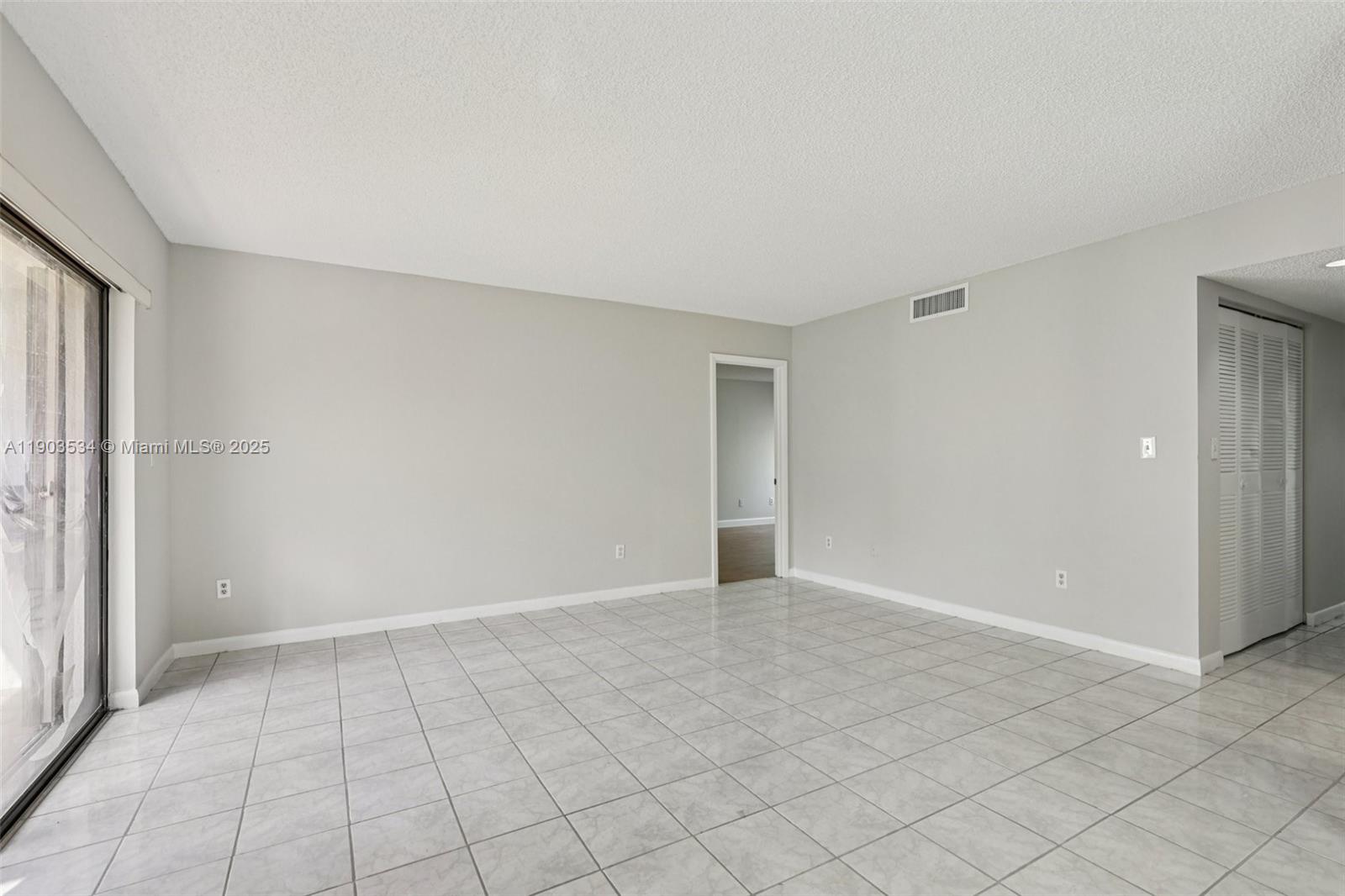 13290 SW 88th Ln # A208, Miami Unit: A208