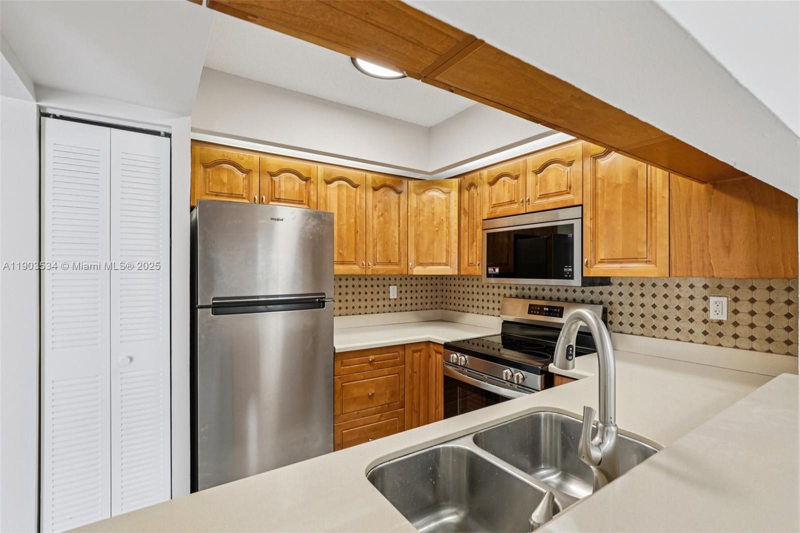 13290 SW 88th Ln # A208, Miami Unit: A208