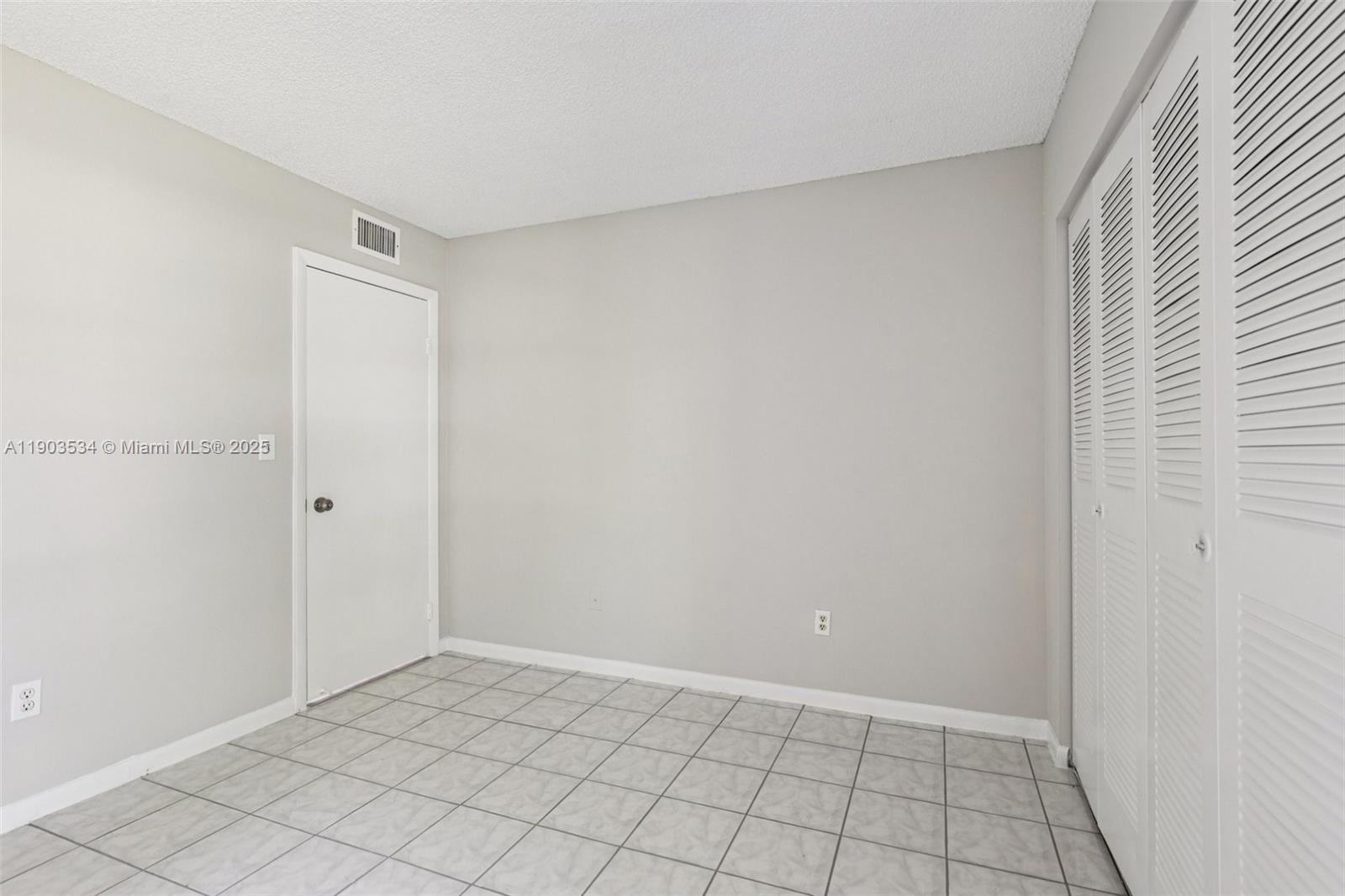 13290 SW 88th Ln # A208, Miami Unit: A208