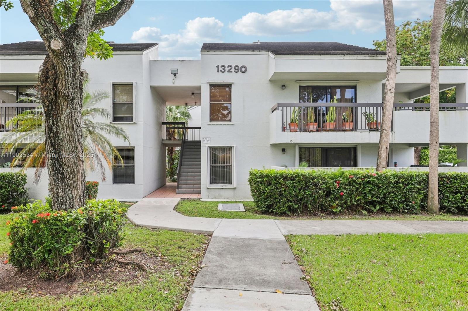 13290 SW 88th Ln # A208, Miami Unit: A208