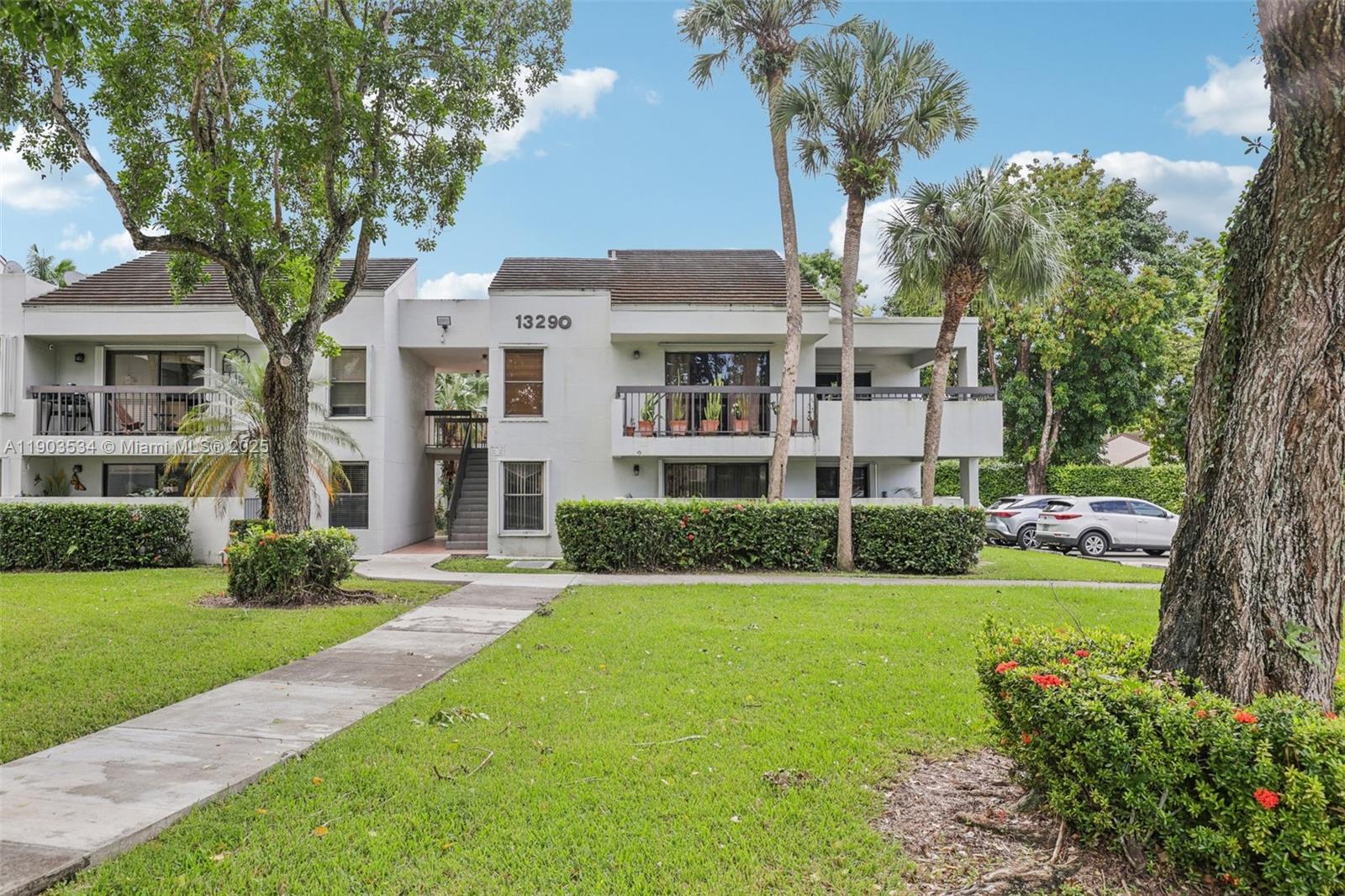 13290 SW 88th Ln # A208, Miami Unit: A208