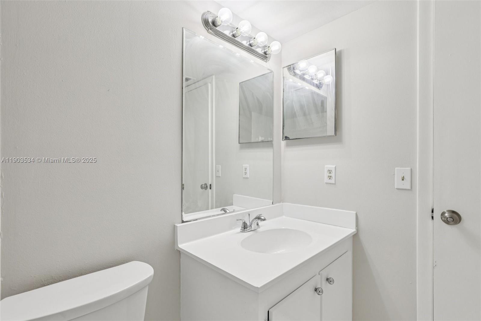 13290 SW 88th Ln # A208, Miami Unit: A208