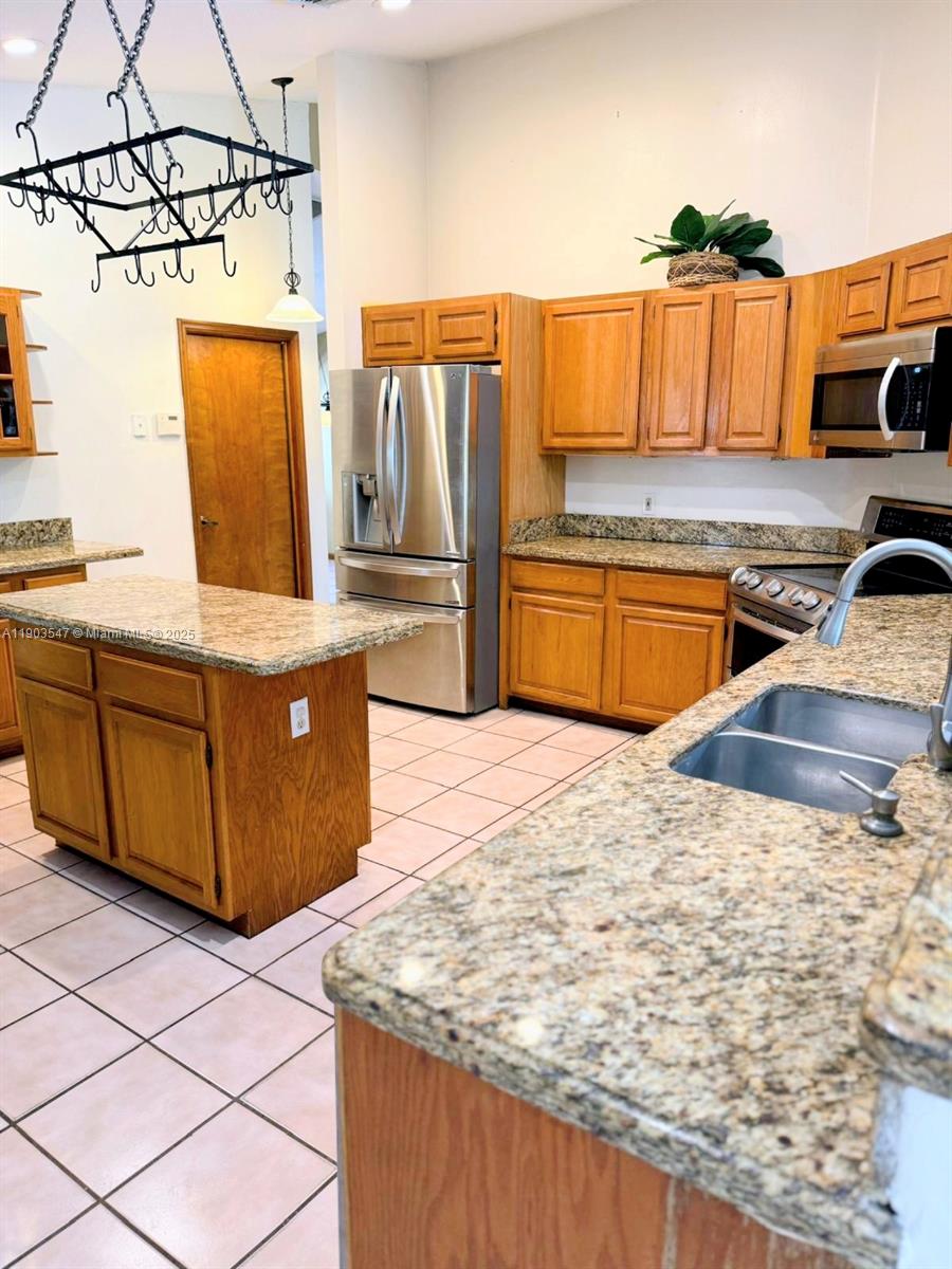 2700 NW 112th Ave # 2700, Coral Springs Unit: 2700